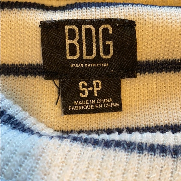 Urban Outfitters BDG sweater top - Picture 3 of 3